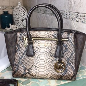 Michael Kors Selma purse